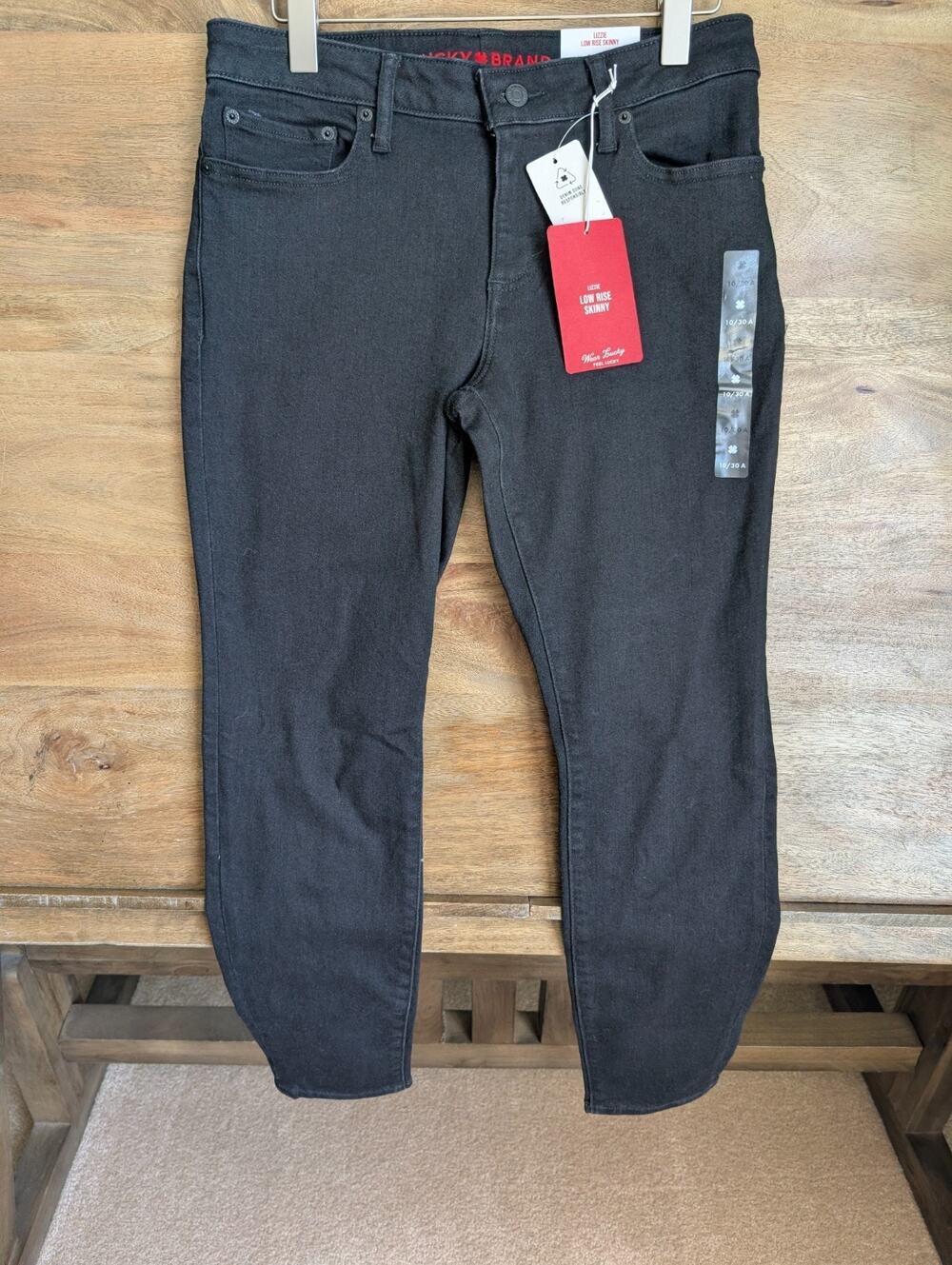 NWT Lucky Brand Lizzie Skinny Jeans Womens 10/30A Black Denim Low Rise 7W15632